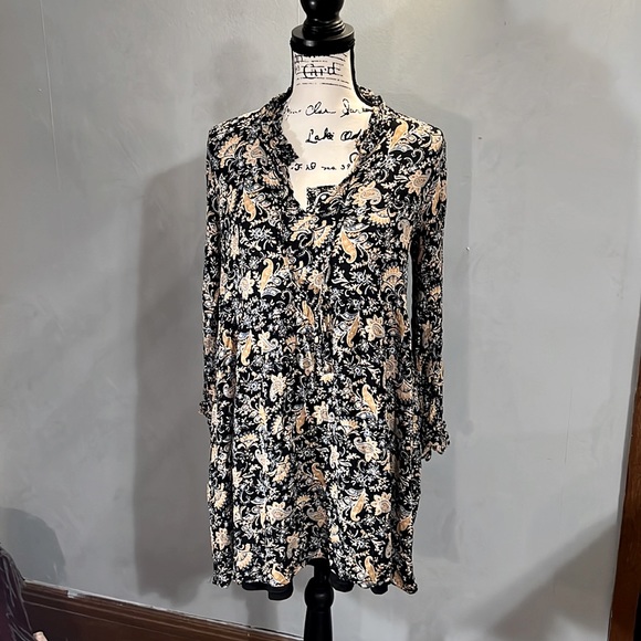 Hem & Thread Dresses & Skirts - Hem & Thread Large black dress